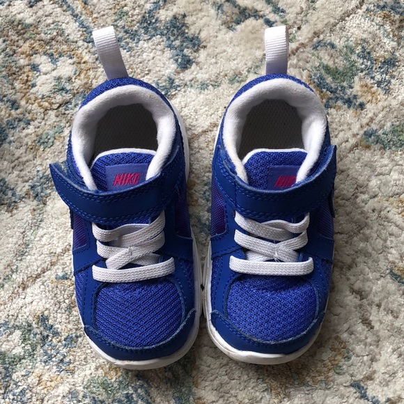 Toms and Nike size 5 & 5.5 - Picture 4 of 5